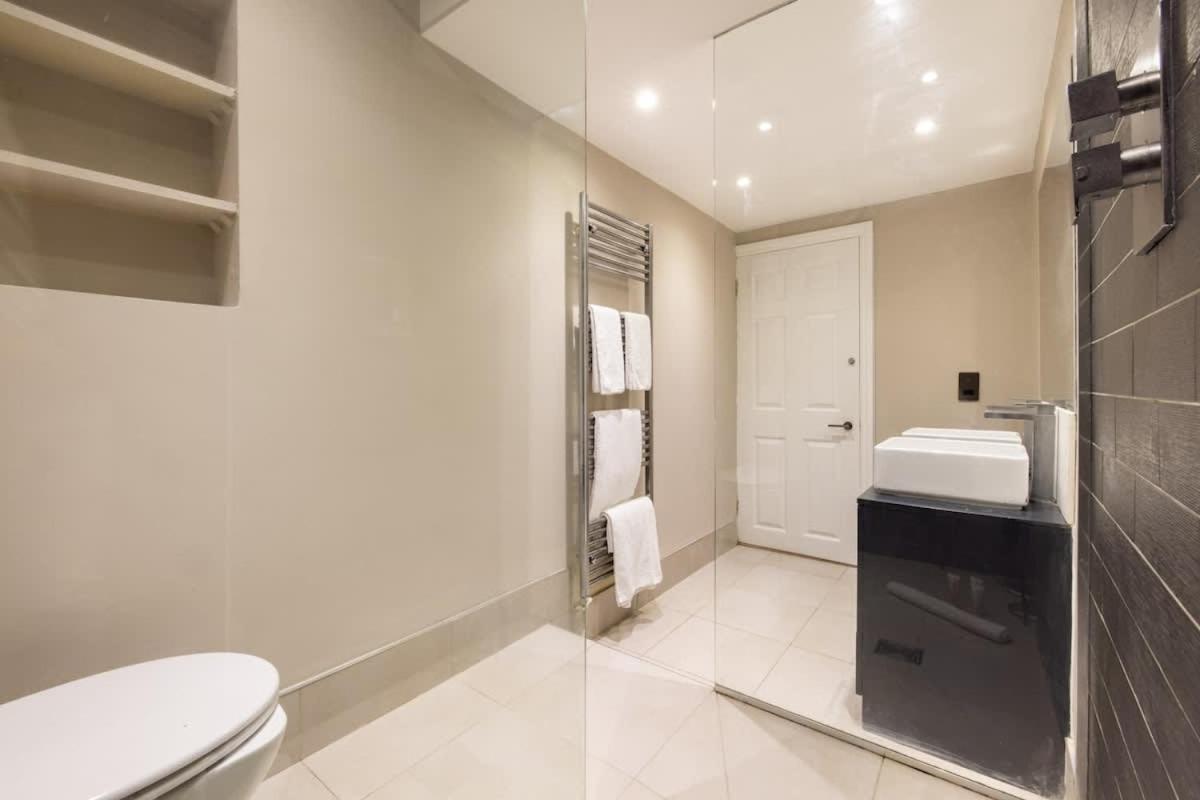 The Paddington Flat - Modern 2bdr With Patio Apartment *