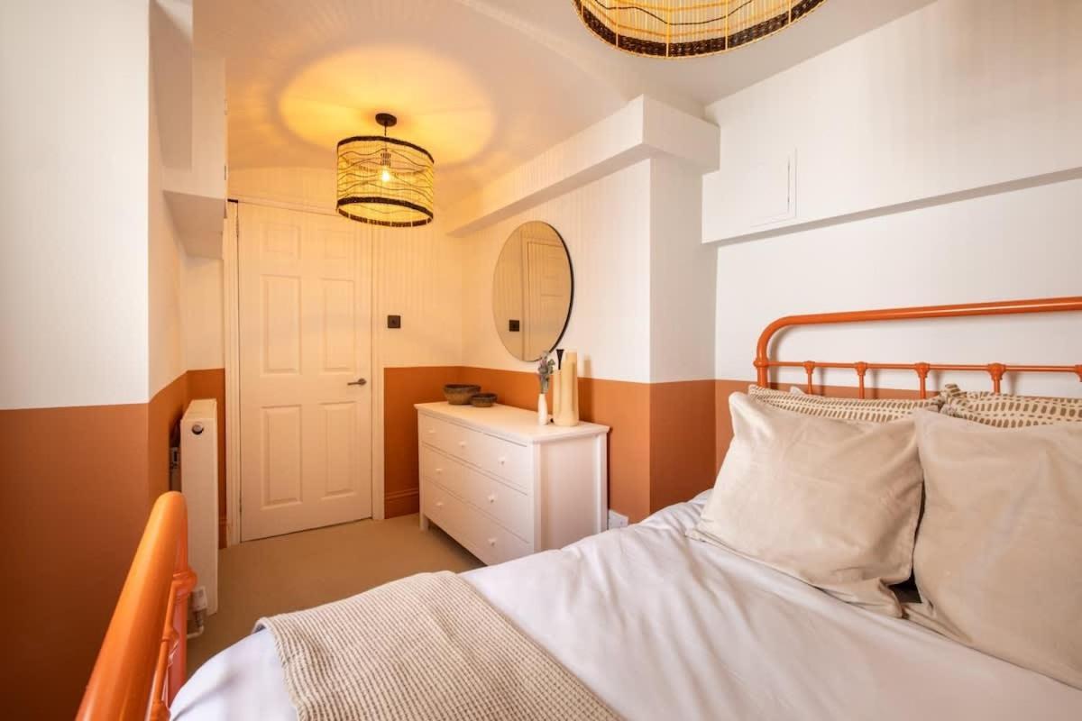 The Paddington Flat - Modern 2bdr With Patio London
